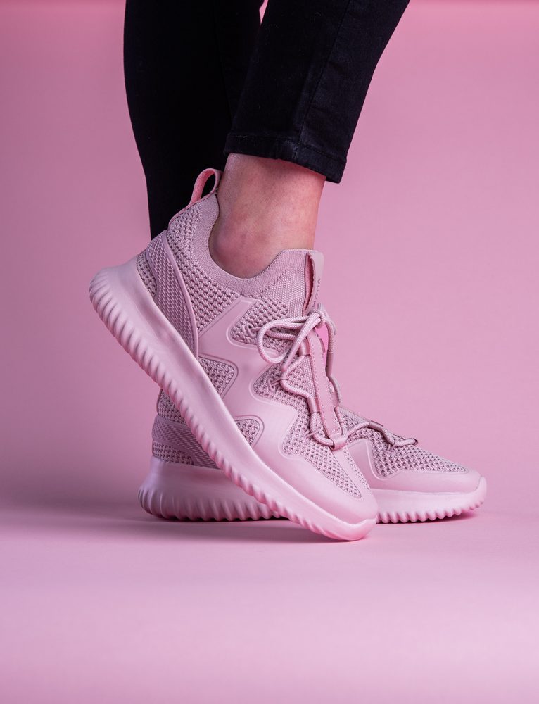 VUCH Vibe Purple - 36.

Lagane tenisice za slobodno vrijeme
Izmjenjivi uložak od memorijske pjene koji se prilagođava obliku stopala
Fleksibilan i prozračan gornji materijal
Ojačana peta pruža najbolju podršku pri hodanju
 OBUĆA
Vuch obuća je originalnost koja fascinira.