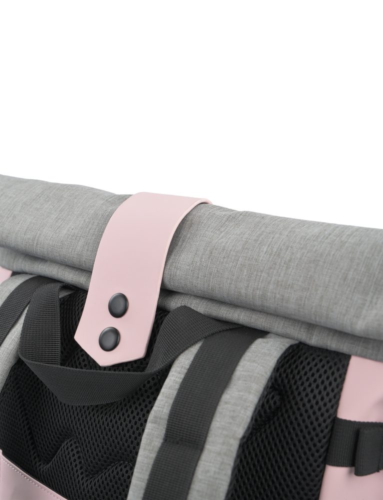 VUCH Nescio Light Grey.

Univerzalni ruksak za svaku priliku
Podstavljena stražnja strana
Vanjska elastika za pričvršćivanje na kofer
Veliki unutarnji prostor
 Ruksaci
„Praktičnost, udobnost i funkcionalnost.