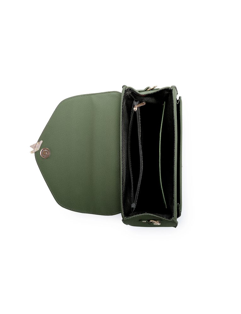 VUCH Bryna Dark Green.

Robusna torbica sa čvrstim dnom koja stoji na 4 metalne nogice
Metalni lančić s kožnom postavom za ugodnije nošenje
Zatvaranje glavnog džepa patentnim zatvaračem i preklopom s dizajnerskom magnetskom kopčom
Dvije ručke koje drže svoj oblik i kojima se lako rukuje
 Ručne torbice
Razmišljate o kupnji torbice koja vam nikada neće uteći iz ruku?