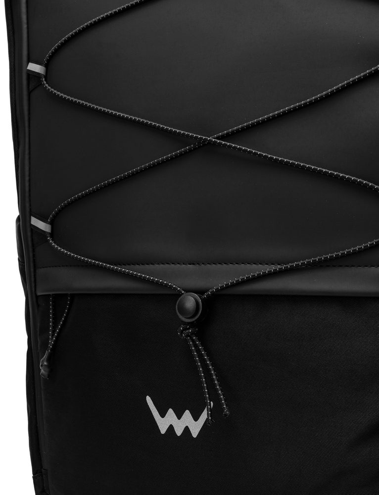 VUCH Elion Black.

Najveći Vuch putni ruksak
Roll-top sustav, mogućnost proširenja prostora
Gumenizirani prednji i gornji dio
Reflektirajući logo i nit na prednjoj strani ruksaka
 Ruksaci
Praktičnost, udobnost i funkcionalnost.