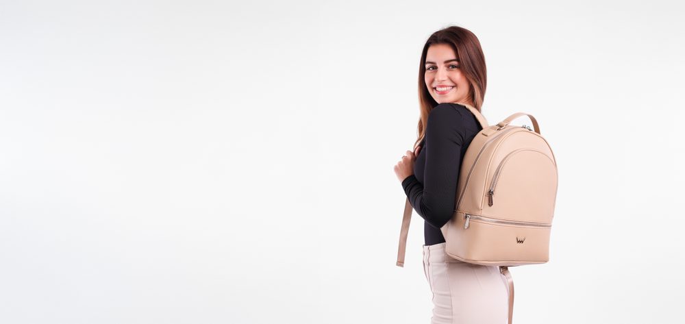 VUCH Viessa Beige.

Ruksak iz Your Choice kolekcije, dizajniran od strane naših kupaca
Elegantno izvedba
Vanjski i unutarnji džepovi na patent
Džep za laptop 11,6