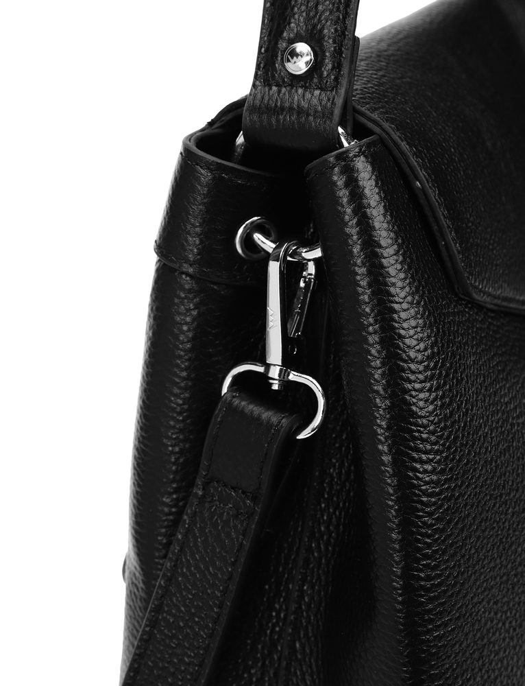 VUCH Veyra Black.

Torbica od vlaknaste kože
Glavno zatvaranje na magnet
Vanjski skriveni džep na patent
Dvije mogućnosti nošenja - u ruci i kao crossbody

  Kožne torbe
Kolekcija kožnih torbi oduševit će čak i najzahtjevnije.