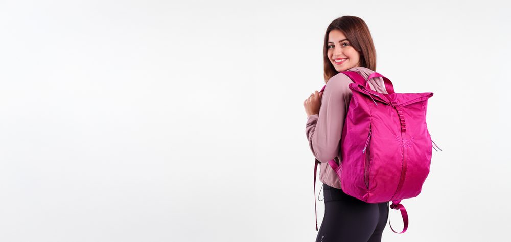 VUCH Mellora Airy Violet.

Prva Vuch sportska kolekcija
Izrađen od ripstop - laganog, prozračnog i vodootpornog materijala
Glavni džep s patentnim zatvaračem + preklop (više sigurnosti ovisno o popunjenosti ruksaka)
Nevidljivi vodootporni džepni patentni zatvarači
Široke podstavljene naramenice
 Ruksaci
Praktičnost, udobnost i funkcionalnost.