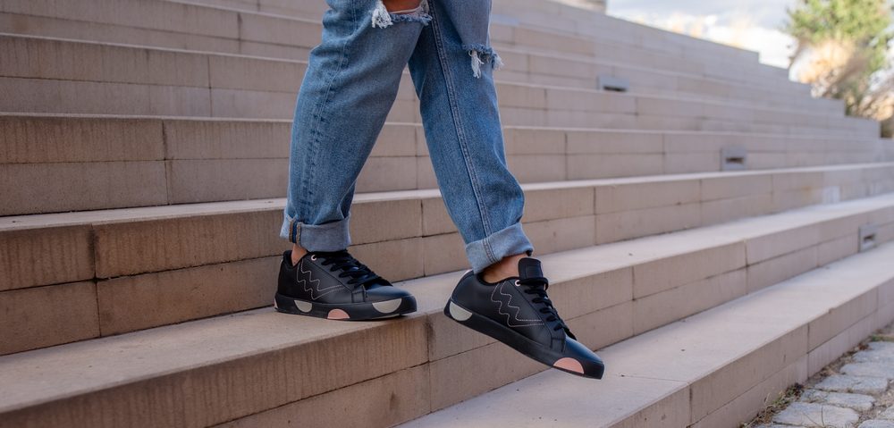 VUCH Dotty Eilyn Black - 38.

Materijal PU Poliuretan + gumeni potplat
Točke u boji na potplatu
Besplatne vezice uz svaku obuću
Veličine 37–41
 OBUĆA
„Zakoračite s Vuchom! Predstavljamo vam prve cipele u povijesti našeg branda.