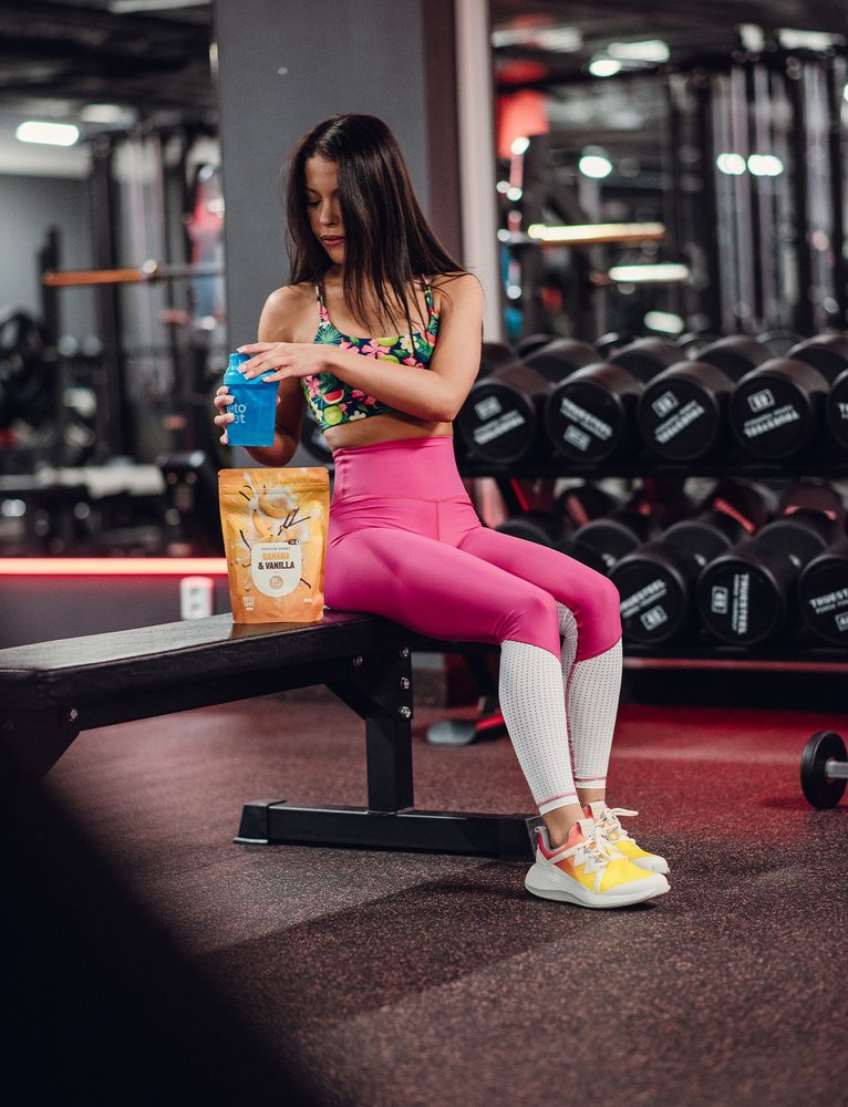 VUCH Rush Sunset - 41.

Dizajni stvoreni u suradnji s Martinom Brnom
Fleksibilan prozračan gornji dio
Uložak je podstavljen memorijskom pjenom
Lagan dizajn
Mali reflektirajući elementi
Ojačani rist sa silikonskim elementima
 OBUĆA
Vuch obuća je originalnost koja fascinira.