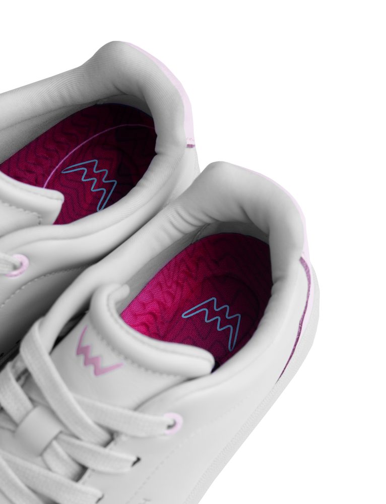 VUCH Legacy Grey - 41.

Prva kolekcija VUCH kožnih cipela
Ventilacija na unutarnjoj strani cipele
Unutarnja oblikovana uložak cipele kreirana pomoću AI
Unutarnji protuklizni materijal koji drži petu na mjestu
Kombinacija glatke i strukturirane kože
Dizajn kreiran u suradnji s Martinom Brnom
 OBUĆA
Vuch cipele su originalnost koja hoda.