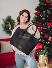 Joanna Diamond Black