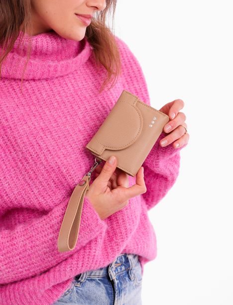 Femke Beige
