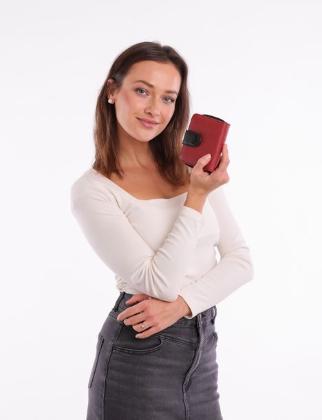 Fabiola Red