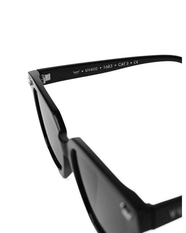 Maveny Black