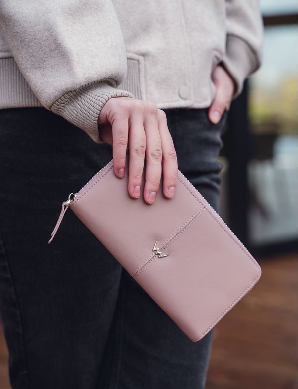 Judith Pink