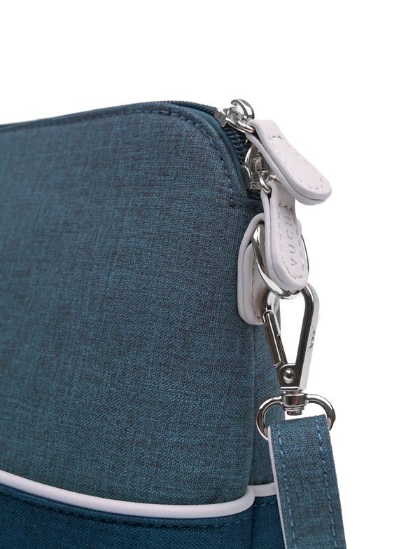 Cara Canva Blue