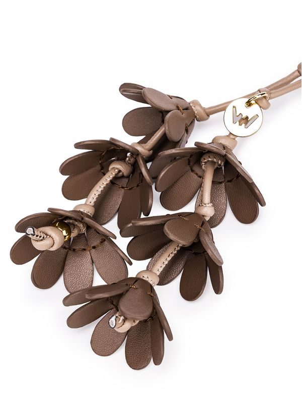 Flowa Brown