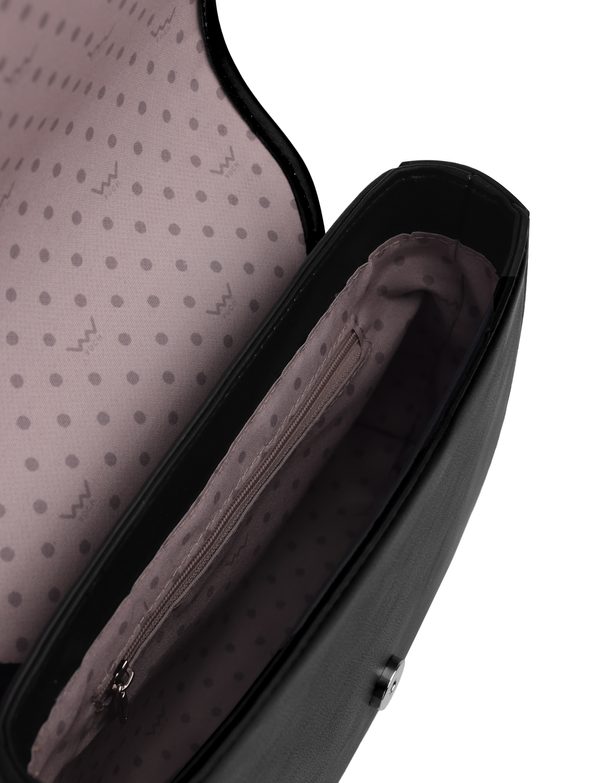 Labela Black