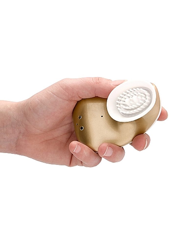 Shots Innovation Twitch Hands-Free Suction & Vibration Toy Gold (obrázek 10)