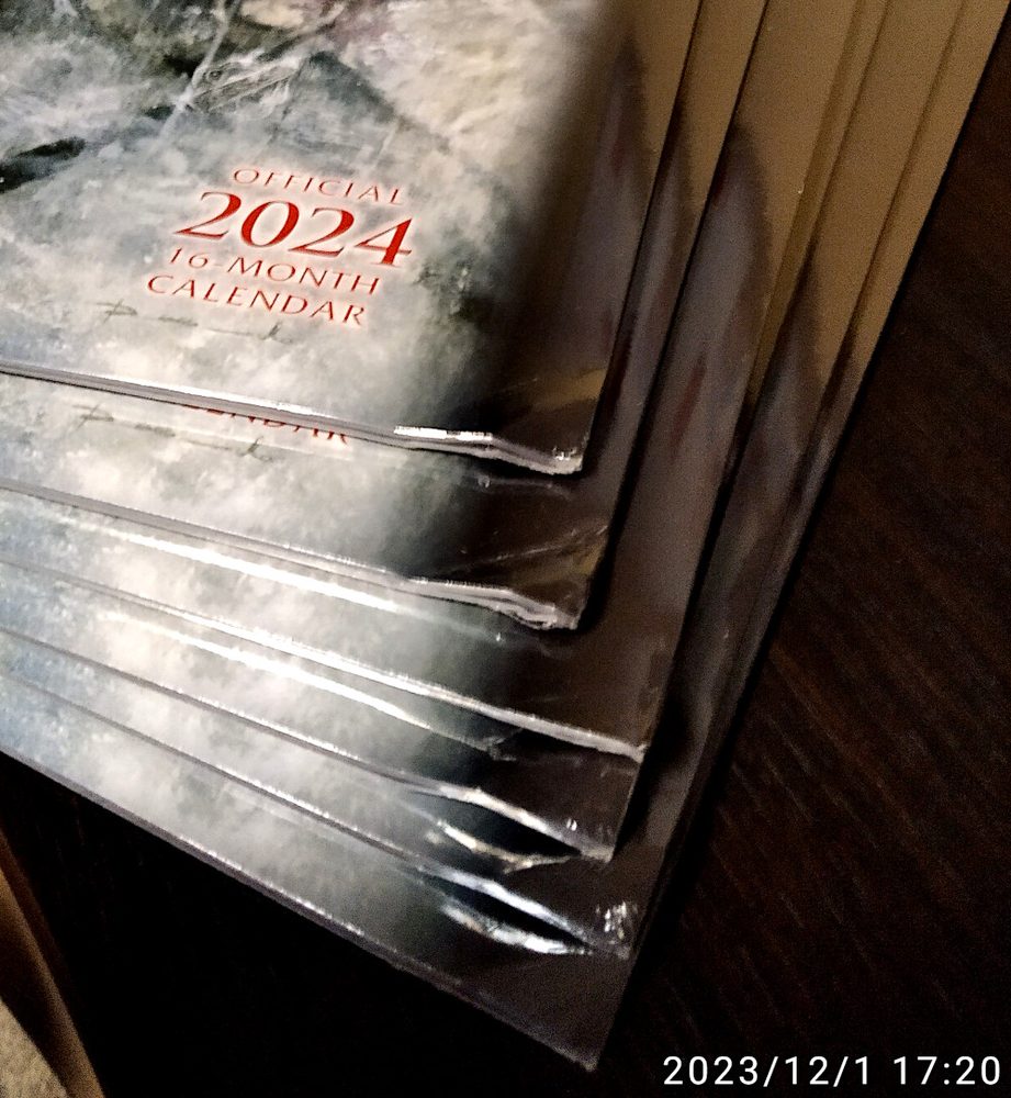 FANTASY ART OF ROYO - OFFICIAL 2024 CALENDAR (sleva - naražený roh) (obrázek 8)