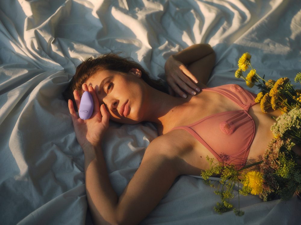 LELO Lily 3 Personal Massager Dark Plum (obrázek 8)