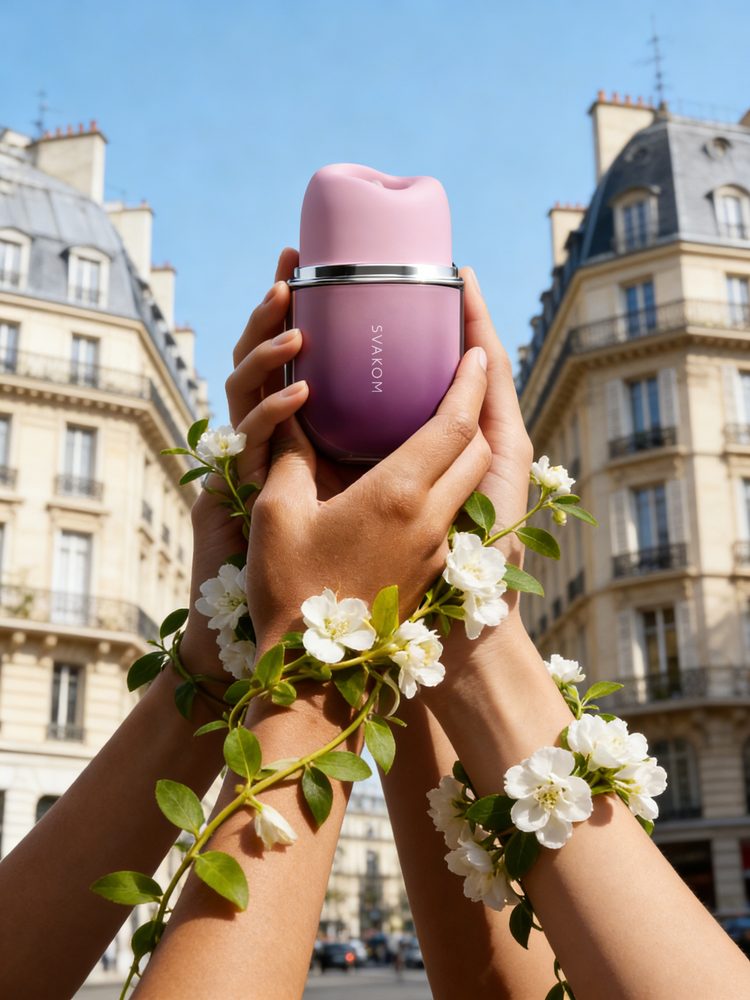 Svakom Klitty Dual Action Licking & Suction Stimulator Dusty Lavender (obrázek 30)