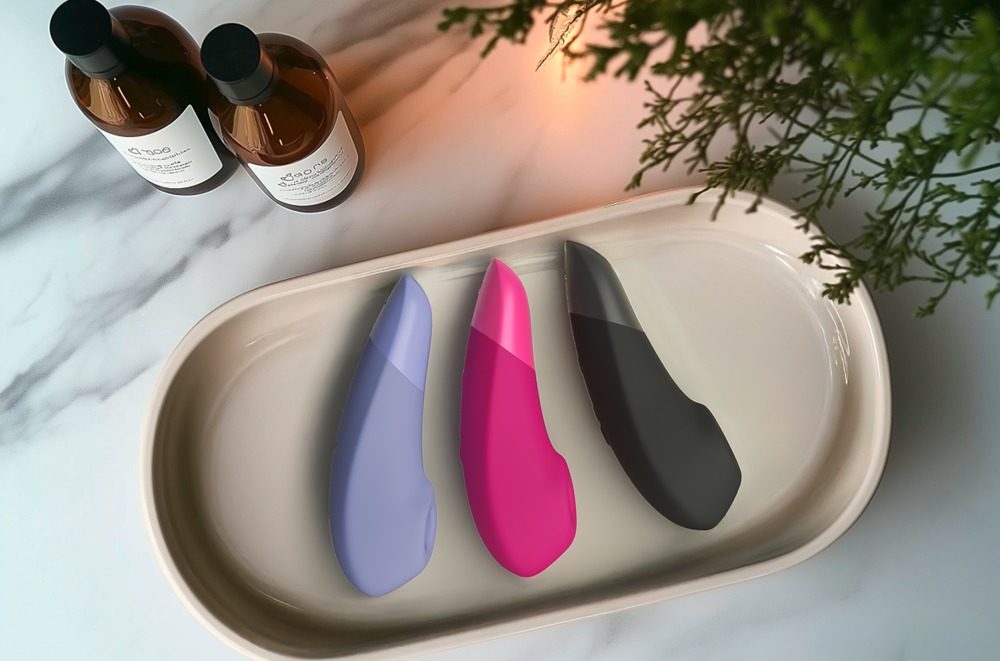 Womanizer Enhance pulzující stimulátor klitorisu (obrázek 19)