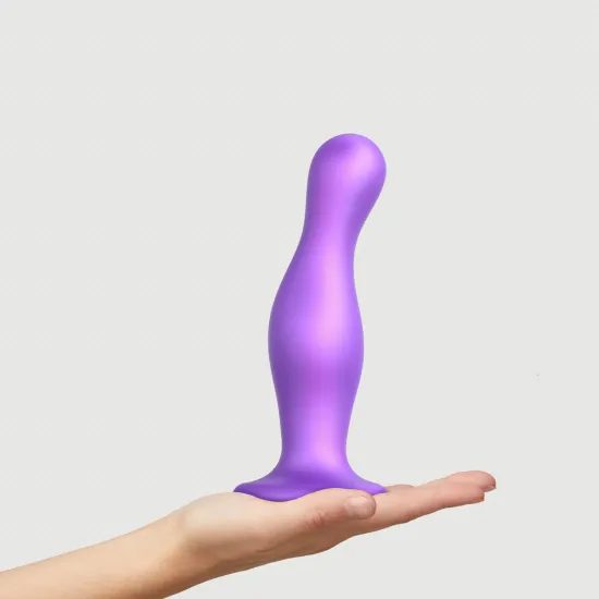 Strap-on-me Curvy XL vlnitý přísavkový dildo fialový