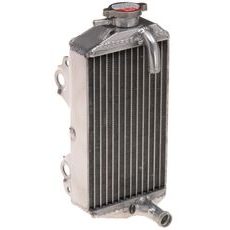 CHLADIČ PRAVÝ SUZUKI [218*128*40], Q-TECH