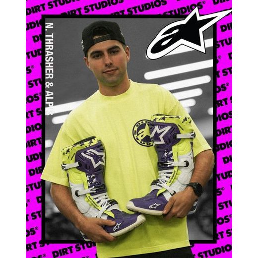 TOPÁNKY TECH 10 LIMITOVANÁ EDÍCIA DIRT STUDIOS, ALPINESTARS (BÍLÁ/FIALOVÁ/ŽLUTÁ FLUO) 2025