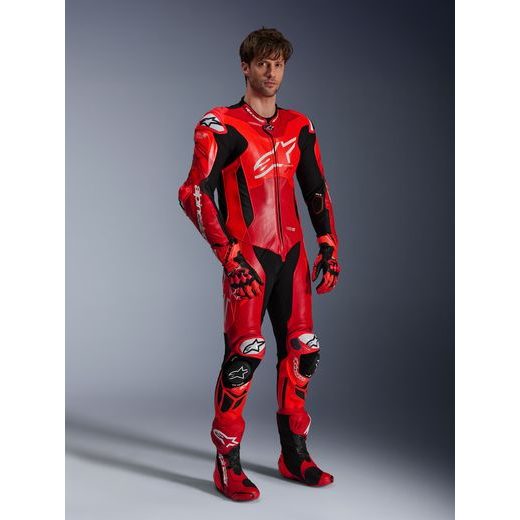 JEDNODIELNA KOMBINÉZA GP PLUS V4 SPRINT, TECH-AIR KOMPATIBILNÝ, ALPINESTARS (ČERVENÁ FLUO/ČERVENÁ/BÍLÁ/ČERNÁ) 2026