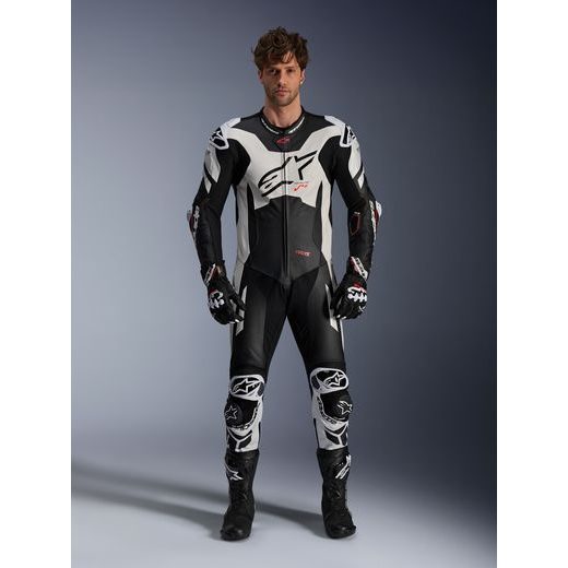 JEDNODIELNA KOMBINÉZA GP PLUS V4 SPRINT, TECH-AIR KOMPATIBILNÝ, ALPINESTARS (ČERNÁ/BÍLÁ/ČERVENÁ FLUO) 2026