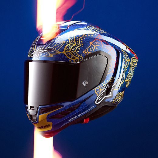 PRILBA SUPERTECH R10 MARTHAINATOR LIMITOVANÁ EDÍCIA JORGE MARTIN, ALPINESTARS (MODRÁ PERLEŤ/ZLATÁ/ČERVENÁ) 2026