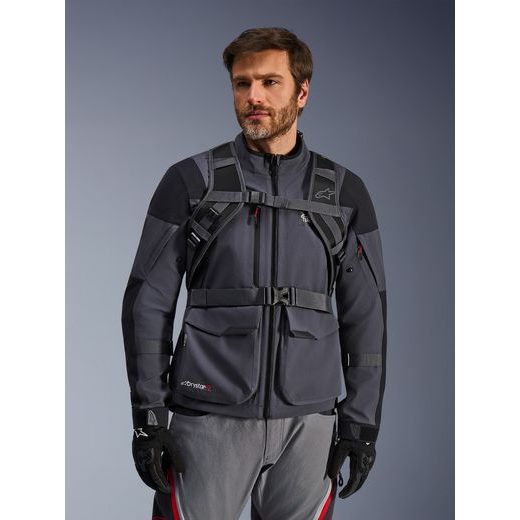 BATOH AT-15, ALPINESTARS (ČERNÁ/ŠEDÁ, OBJEM 15 AŽ 18 L) 2026