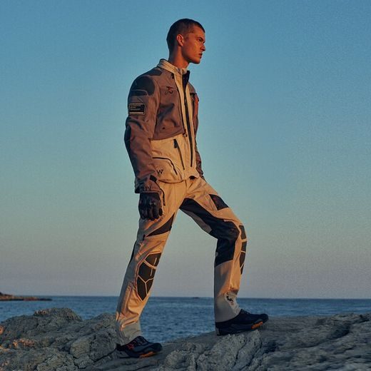 BUNDA AMT-10R DRYSTAR XF, ALPINESTARS (PÍSKOVÁ/ČERNÁ/ORANŽOVÁ) 2026