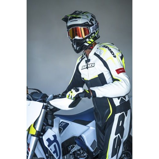 PRILBA CROSS CUP SONIC, CASSIDA (ČERNÁ/BÍLÁ/ŽLUTÁ FLUO/ŠEDÁ)