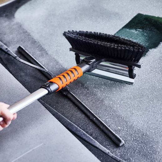 OSRAM SNOWBRUSH 4V1 - NÁSTROJ PRO SNADNÉ ODKLÍZENÍ SNĚHU Z AUTA