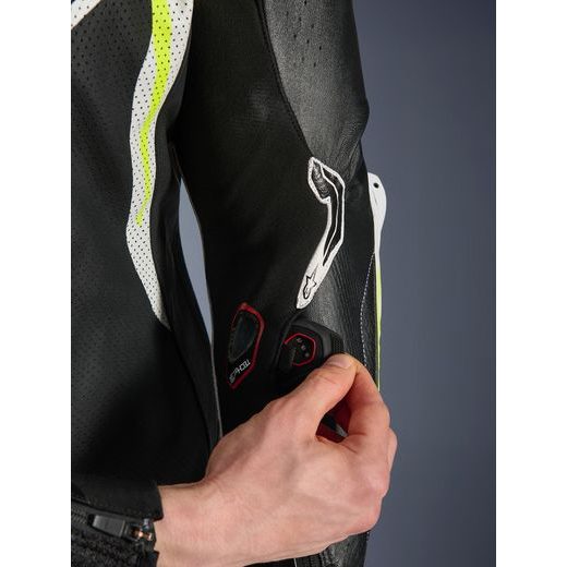 JEDNODIELNA KOMBINÉZA GP TECH V5, ALPINESTARS (ČERNÁ/BÍLÁ/ŽLUTÁ FLUO) 2026