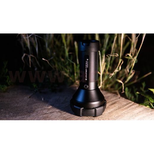LED LENSER P18R WORK - RUČNÍ SVÍTILNA PRACOVNÍ, DOBÍJECÍ, DOSVIT 720 M, ZÁRUKA 7 LET