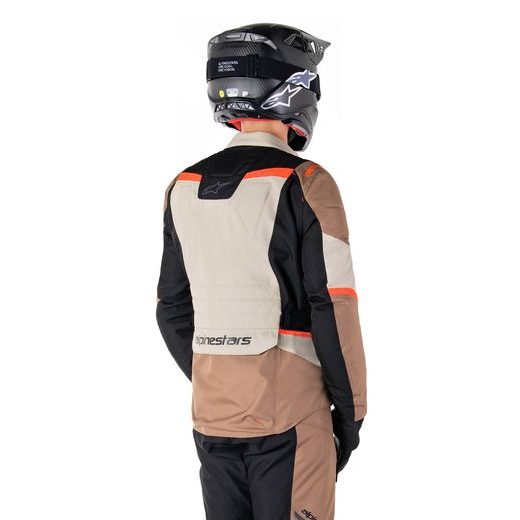 BUNDA ST-1 WATERPROOF, ALPINESTARS (TMAVÁ KHAKI/PÍSKOVÁ/ČERNÁ/ČERVENÁ FLUO) 2026