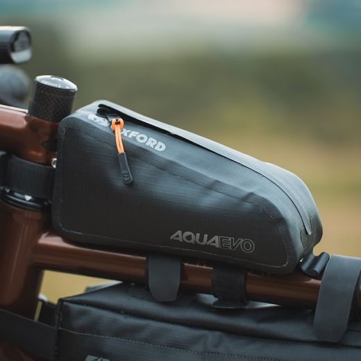 BRAŠNA NA HORNÍ RÁMOVOU TRUBKU AQUA EVO ADVENTURE, OXFORD (OBJEM 1,5 L)