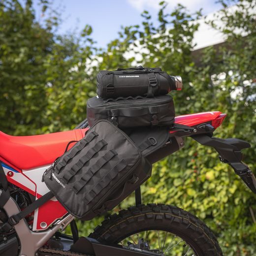 BRAŠNA NA FĽAŠA B2 NOMAD, OXFORD (ČIERNA)