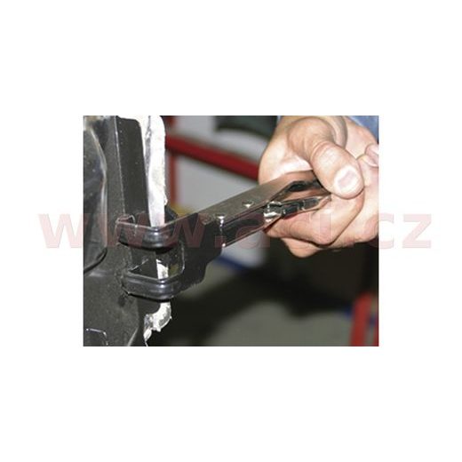 SADA SAMOSVORNÝCH KLEŠTÍ NA KAROSÁŘSKÉ PRÁCE (6 KS)