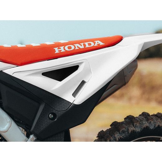 KOMPLETNÉ SADA PLASTOV REVOLUTION 5 DIELOV HONDA, RTECH (BIELA)