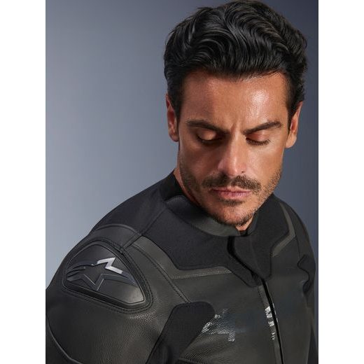 BUNDA GP FORCE V2, ALPINESTARS (ČERNÁ/ČERNÁ) 2026