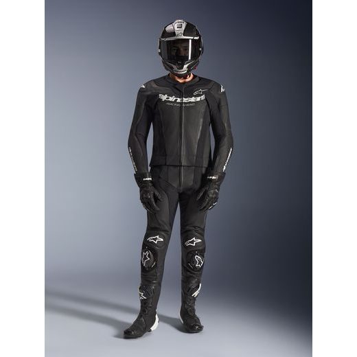 DVOJDIELNA KOMBINÉZA GP FORCE V2, ALPINESTARS (ČERNÁ/BÍLÁ) 2026