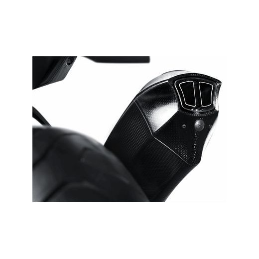 NEHOMOLOGOVANÁ VÝFUKOVÁ KONCOVKA, RAD SLIP-ON LINE (CARBON), AKRAPOVIČ