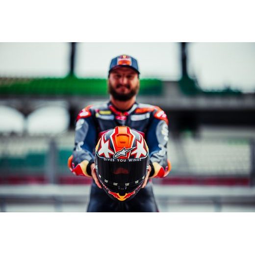 PRILBA SUPERTECH R10 TEAM, ALPINESTARS (MATNÝ KARBON/ČERVENÁ FLUO/MODRÁ/BÍLÁ) 2026