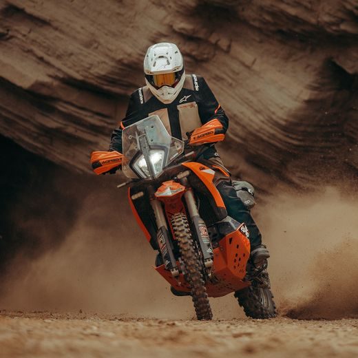 BUNDA ANDES V4 DRYSTAR, ALPINESTARS (KRÉMOVÁ/SVĚTLE HNĚDÁ/ČERNÁ/ORANŽOVÁ FLUO) 2026