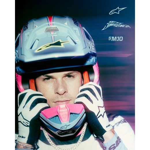 PRILBA SUPERTECH S-M10 EDÍCIA JETT LAWRENCE R01, ALPINESTARS (FIALOVÁ/RŮŽOVÁ FLUO/ŽLUTÁ FLUO) 2026