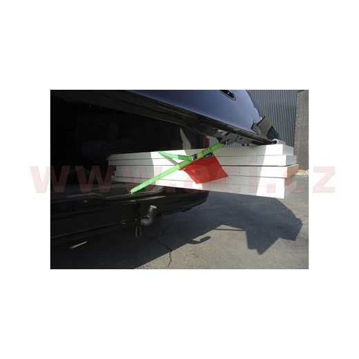 UPÍNACÍ POPRUH ZADNÍCH DVEŘÍ SE SPONOU