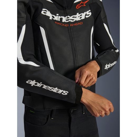 BUNDA GP FORCE V2, ALPINESTARS (ČERNÁ/BÍLÁ/ČERVENÁ) 2026