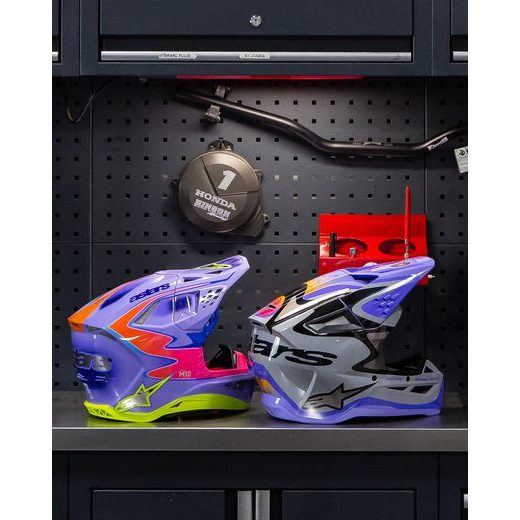 PRILBA S-M3 EDÍCIA JETT LAWRENCE, ALPINESTARS (ŠEDÁ/FIALOVÁ/ČERNÁ) 2026