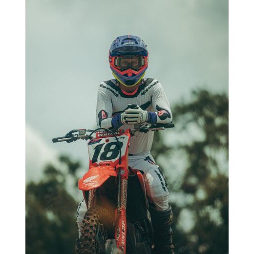 PRILBA SUPERTECH S-M10 EDÍCIA JETT LAWRENCE R01, ALPINESTARS (FIALOVÁ/RŮŽOVÁ FLUO/ŽLUTÁ FLUO) 2026